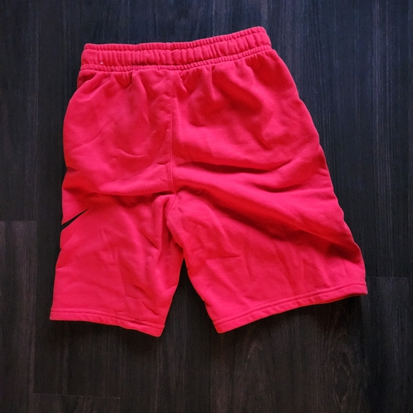 red nike shorts - Picture 2 of 2